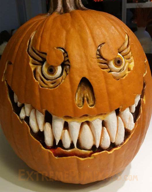 Creepy Eyes, Great Fangs Pumpkin